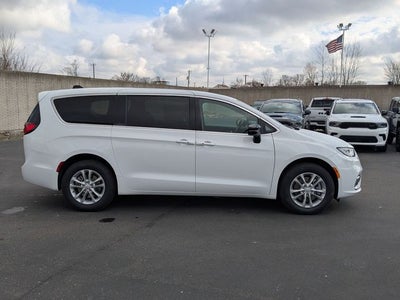 2026 Chrysler Pacifica PACIFICA SELECT AWD