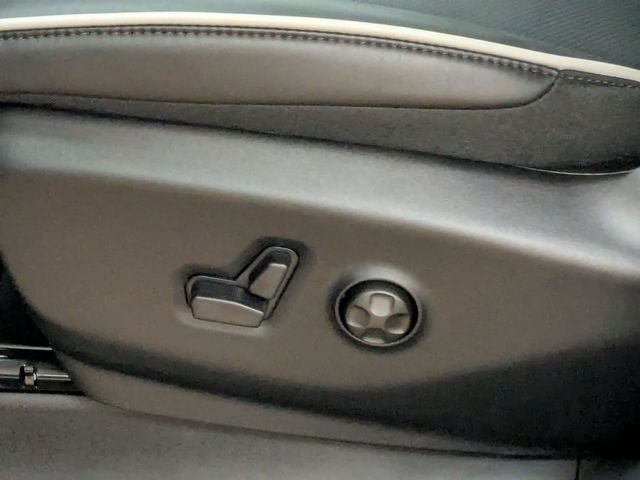 2027 Chrysler Pacifica PACIFICA LIMITED AWD