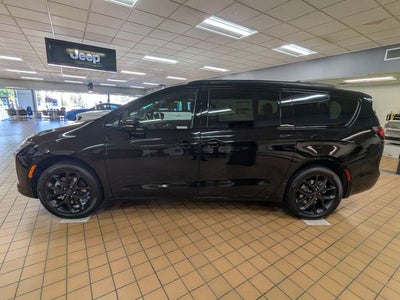 2027 Chrysler Pacifica PACIFICA LIMITED AWD