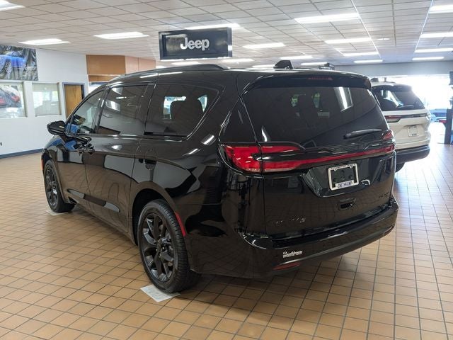 2027 Chrysler Pacifica PACIFICA LIMITED AWD