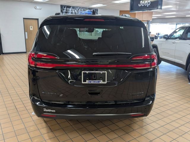 2027 Chrysler Pacifica PACIFICA LIMITED AWD