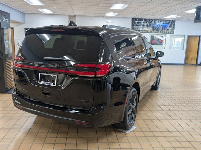 2027 Chrysler Pacifica PACIFICA LIMITED AWD