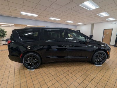2027 Chrysler Pacifica PACIFICA LIMITED AWD