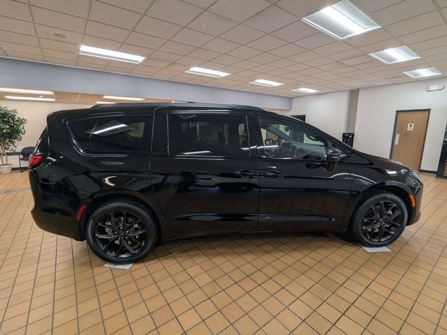 2027 Chrysler Pacifica PACIFICA LIMITED AWD