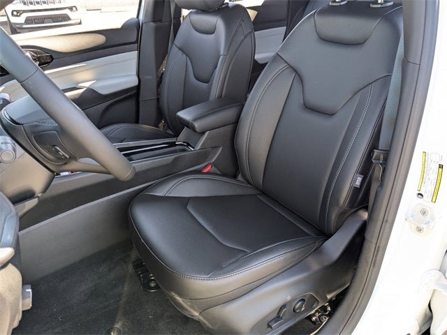 2025 Jeep Compass COMPASS LIMITED 4X4