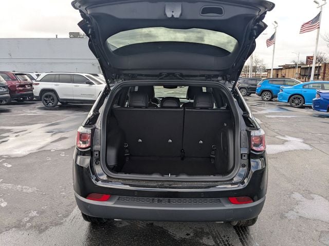 2025 Jeep Compass COMPASS LIMITED 4X4